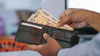 The Rupee Bounces Back 13 Paise From Its Lowest Point Ever against the Dollar