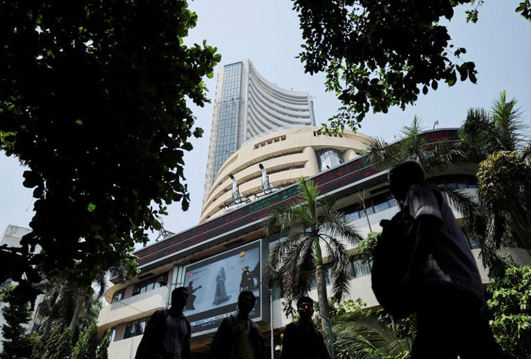India's equity benchmarks ease as financials retreat from record highs
